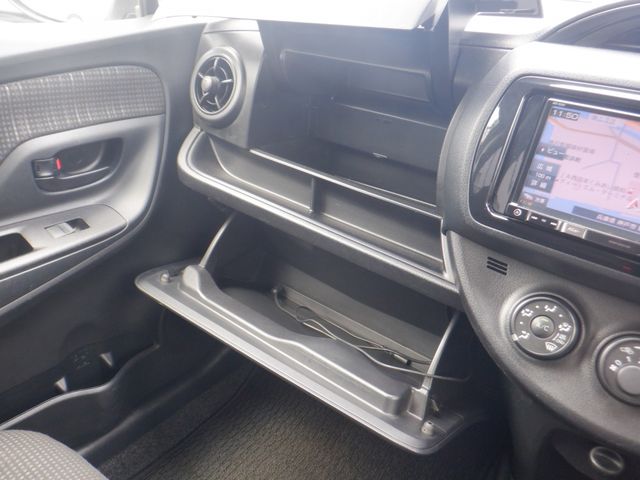 Toyota VITZ 2018-07 5874-5