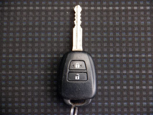 Toyota VITZ 2018-07 5874-17