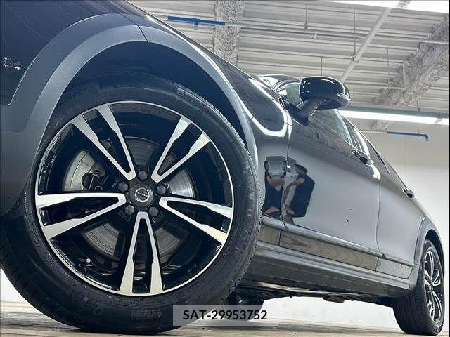 Volvo V90 2018-06 320567-10