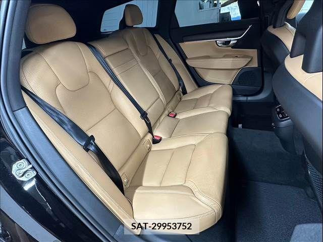Volvo V90 2018-06 320567-8