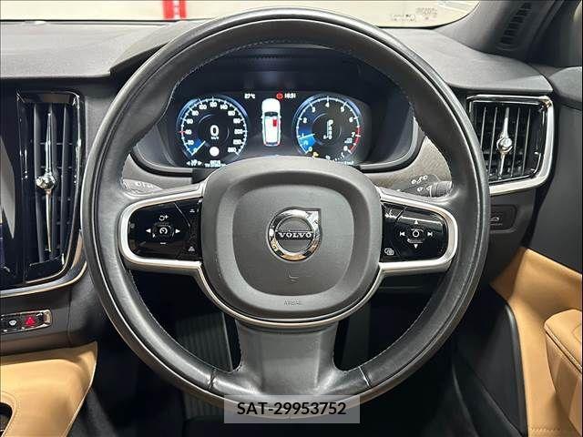 Volvo V90 2018-06 320567-12
