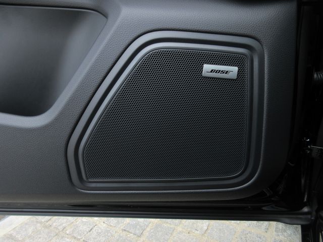 Porsche MACAN 2023-08 25235-19