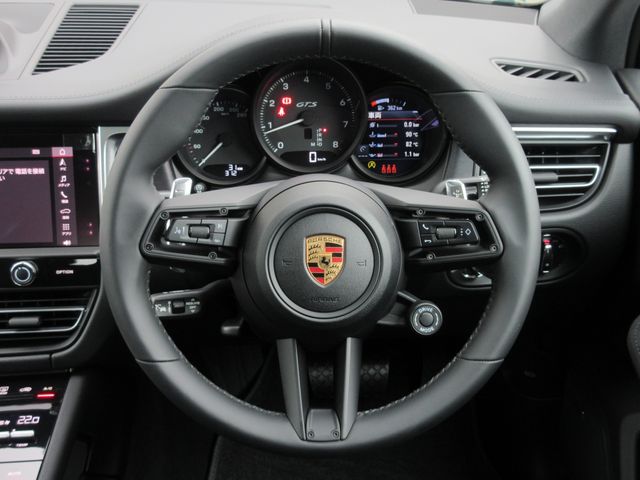 Porsche MACAN 2023-08 25235-21