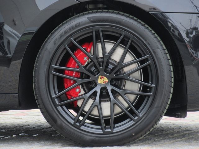 Porsche MACAN 2023-08 25235-6