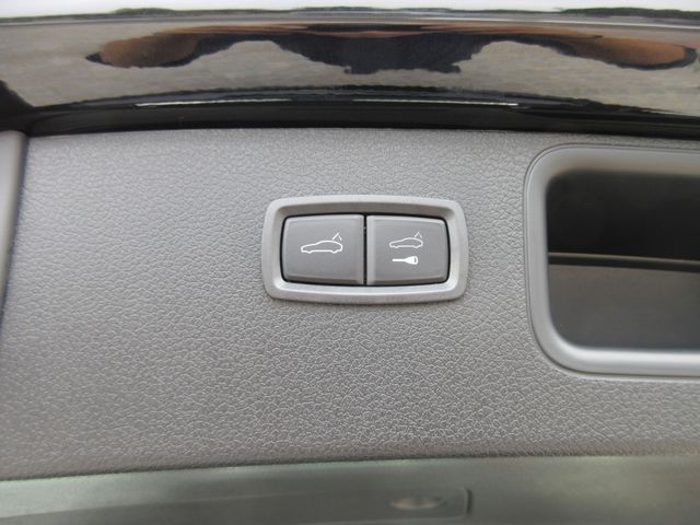 Porsche MACAN 2023-08 25235-14