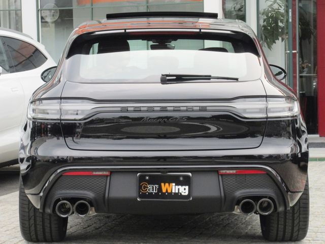 Porsche MACAN 2023-08 25235-11