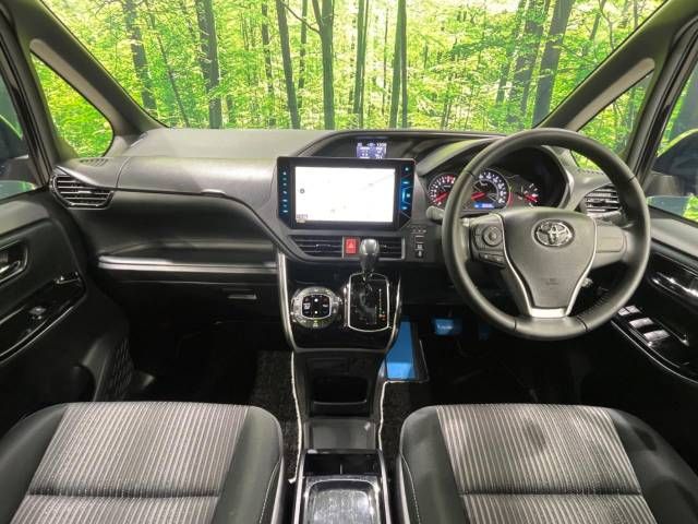 Toyota VOXY 2019-02 194558-1