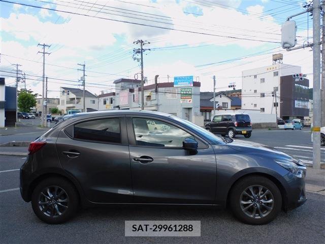 Mazda DEMIO 2018-02 396389-2