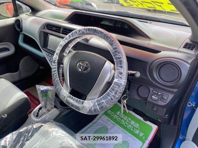 Toyota AQUA 2012-09 356320-3