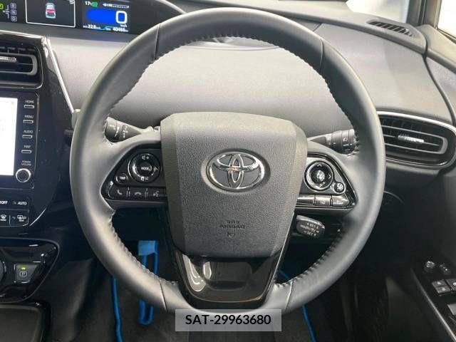 Toyota PRIUS 2021-08 322487-11