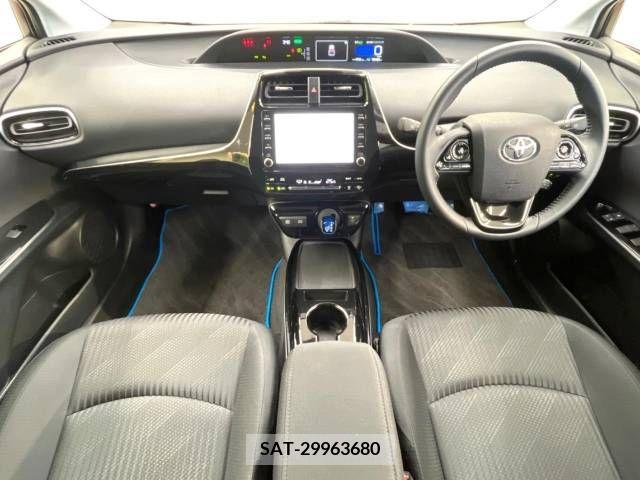 Toyota PRIUS 2021-08 322487-1