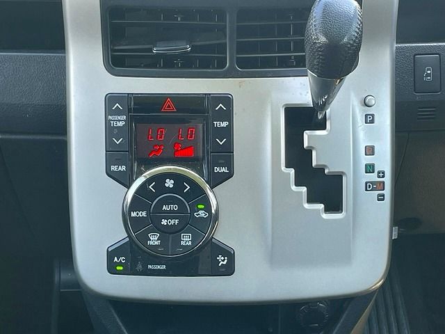 Toyota NOAH 2010-11 6718-25
