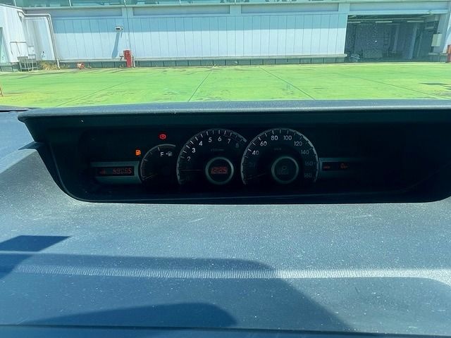 Toyota NOAH 2010-11 6718-7