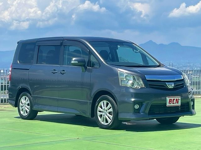 Toyota NOAH 2010-11 6718-6