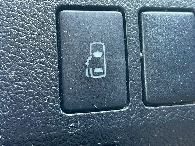 Toyota NOAH 2010-11 6718-19