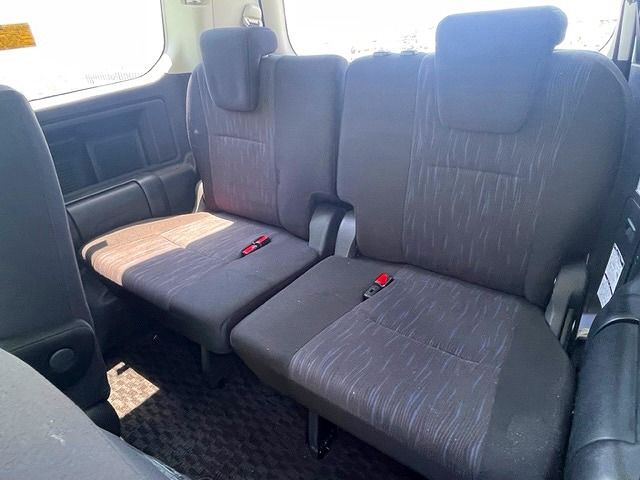 Toyota NOAH 2010-11 6718-16