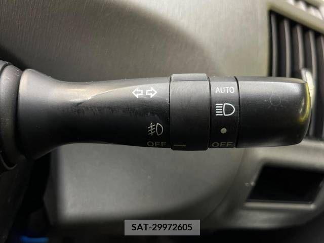 Toyota PRIUS ALPHA 2014-09 322239-7