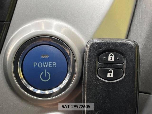 Toyota PRIUS ALPHA 2014-09 322239-6