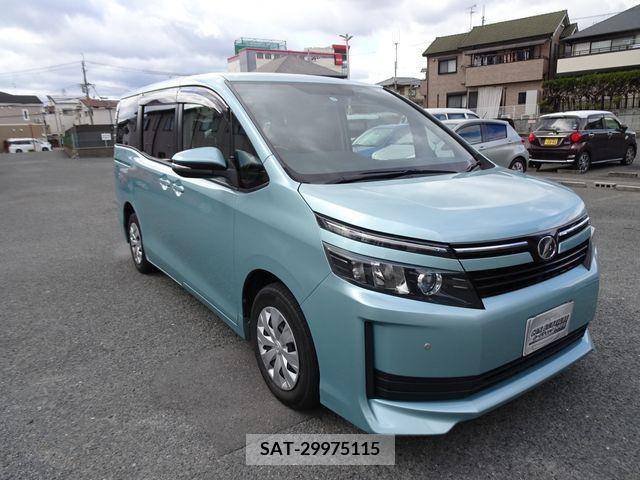 Toyota VOXY 2015-10 211539-3