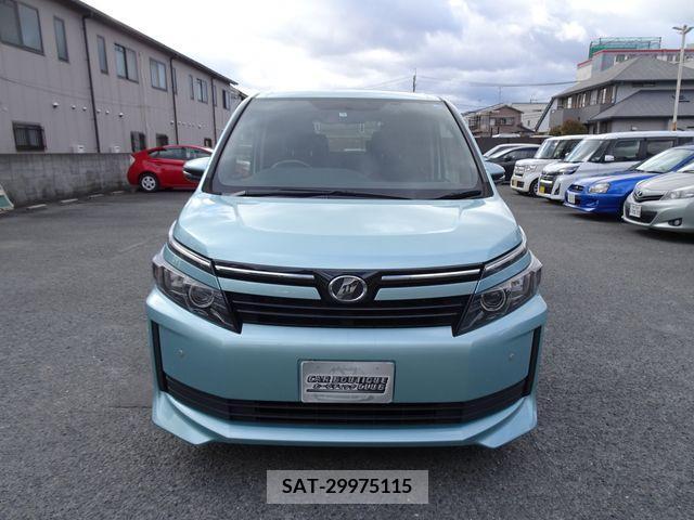 Toyota VOXY 2015-10 211539-1
