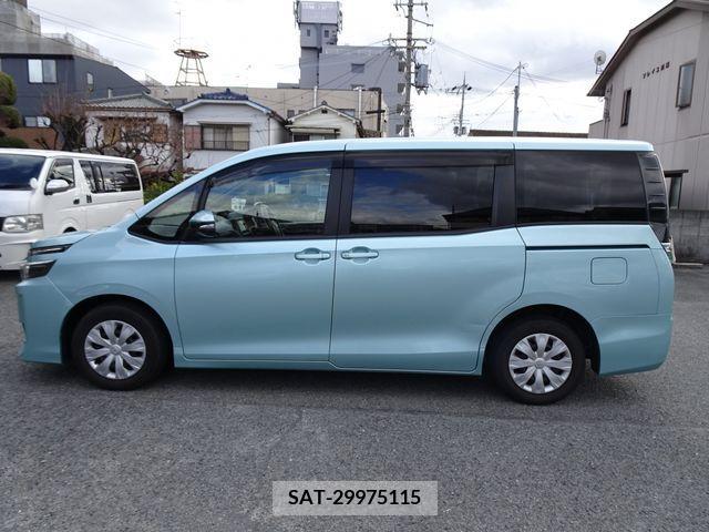 Toyota VOXY 2015-10 211539-4