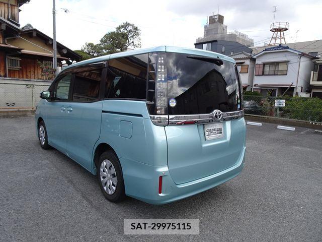 Toyota VOXY 2015-10 211539-5
