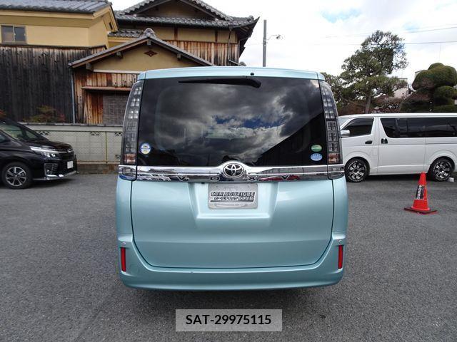 Toyota VOXY 2015-10 211539-6