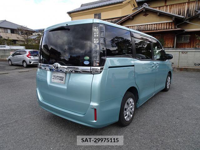 Toyota VOXY 2015-10 211539-7
