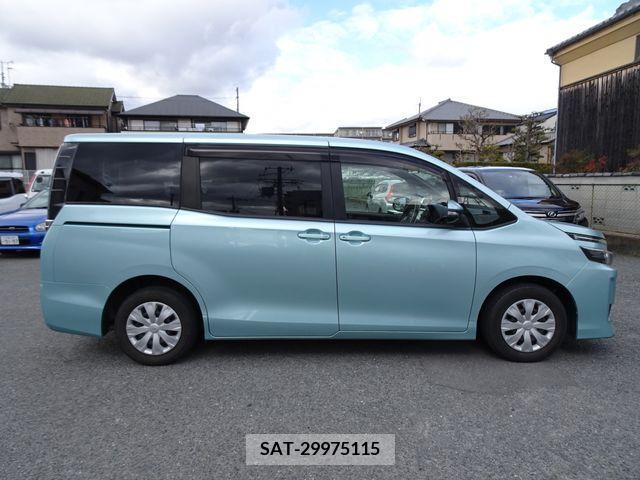 Toyota VOXY 2015-10 211539-8