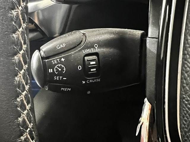 Peugeot 3008 2018-10 6937-6