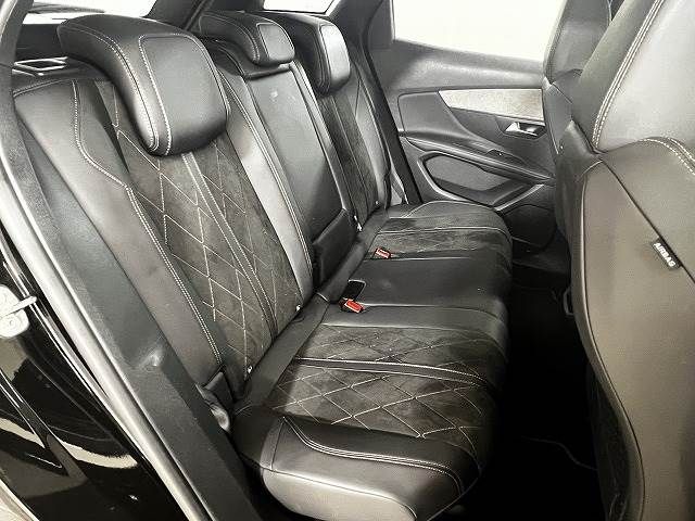 Peugeot 3008 2018-10 6937-9