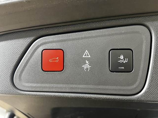 Peugeot 3008 2018-10 6937-5