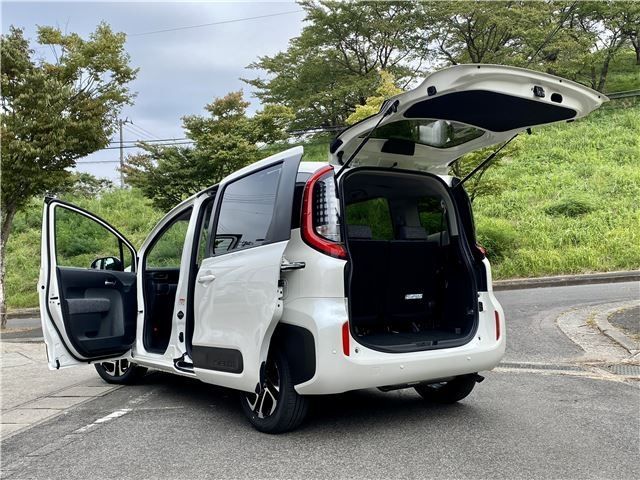 Toyota SIENTA 2022-09 15903-4