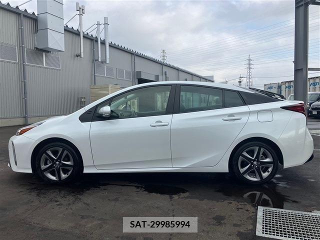 Toyota PRIUS 2022-02 238435-5