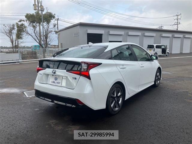 Toyota PRIUS 2022-02 238435-4