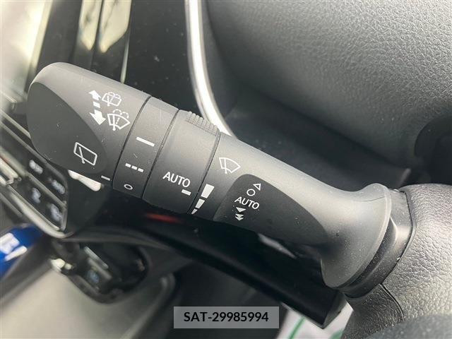 Toyota PRIUS 2022-02 238435-12