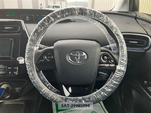 Toyota PRIUS 2022-02 238435-11