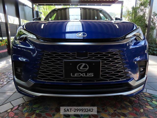 Lexus LBX 2024-03 275477-3