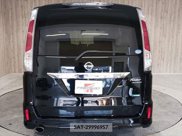 Nissan SERENA 2011-03 215492-5