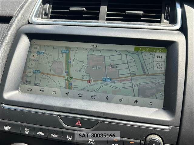 Jaguar E-PACE 2018-07 315783-2