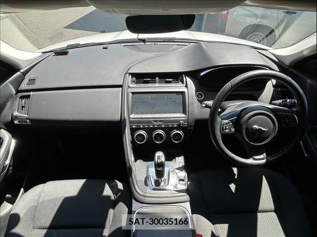 Jaguar E-PACE 2018-07 315783-1