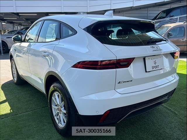 Jaguar E-PACE 2018-07 315783-16