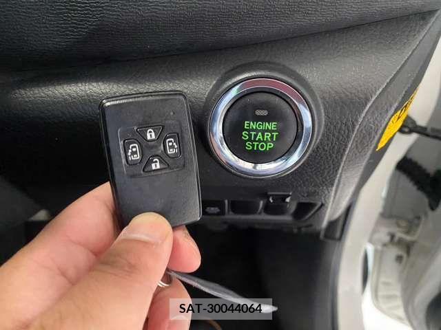 Toyota ISIS 2012-07 273133-16