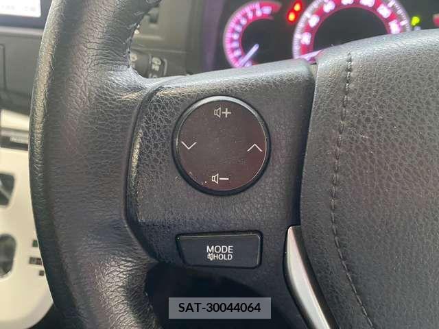 Toyota ISIS 2012-07 273133-10