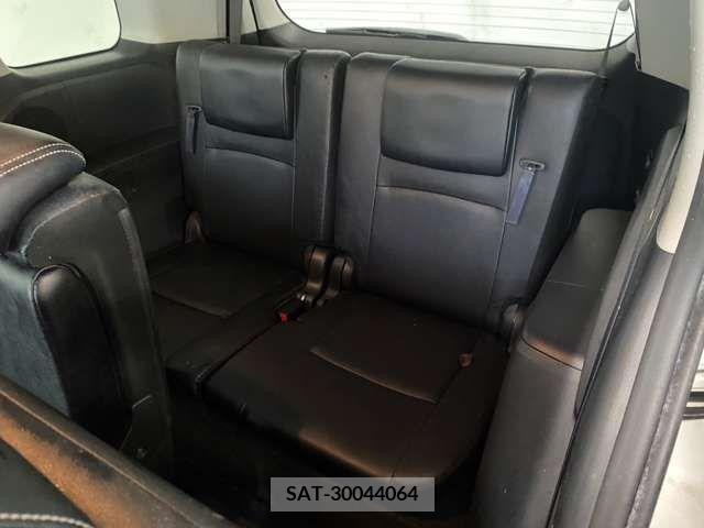 Toyota ISIS 2012-07 273133-7