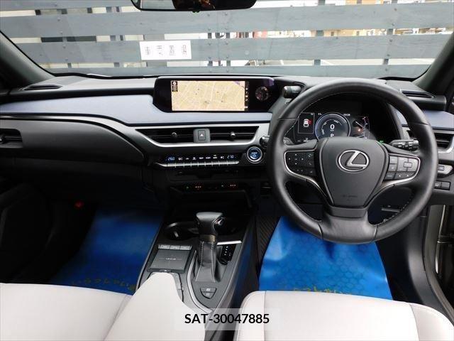 Lexus UX 2019-04 222176-12