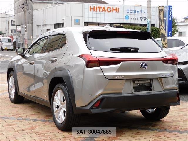 Lexus UX 2019-04 222176-4