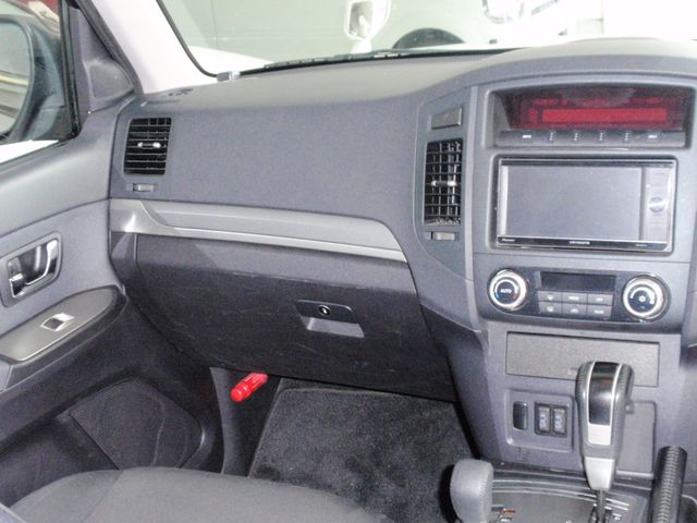 Mitsubishi PAJERO 2010-11 5163-17