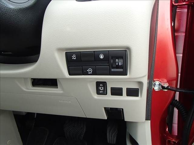 Nissan ROOX 2022-12 18875-5