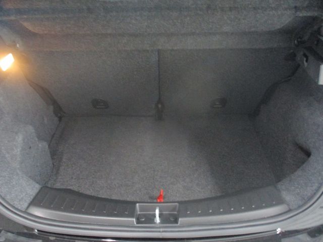 Lancia Ypsilon 2012-02 22049-23